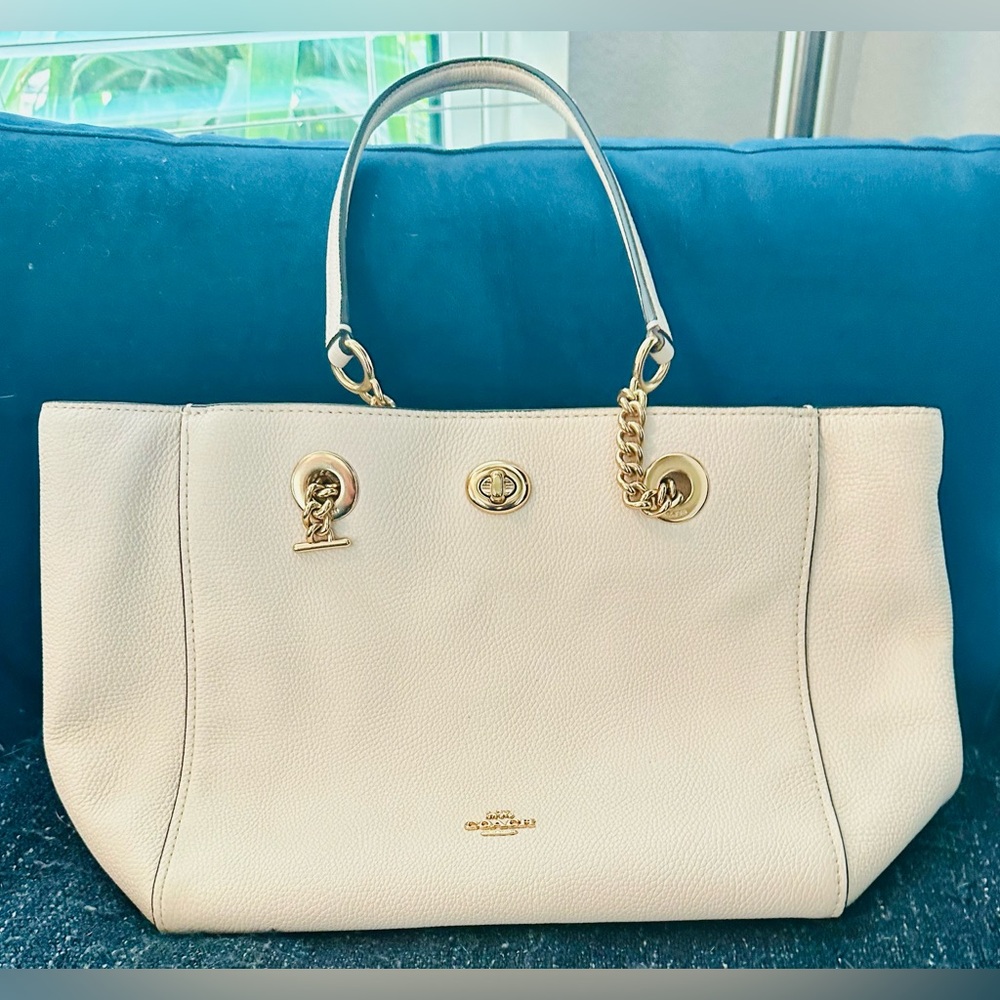 Coach Polished Pebble Leather Gallery Tote in Chalk with Gold Hardware